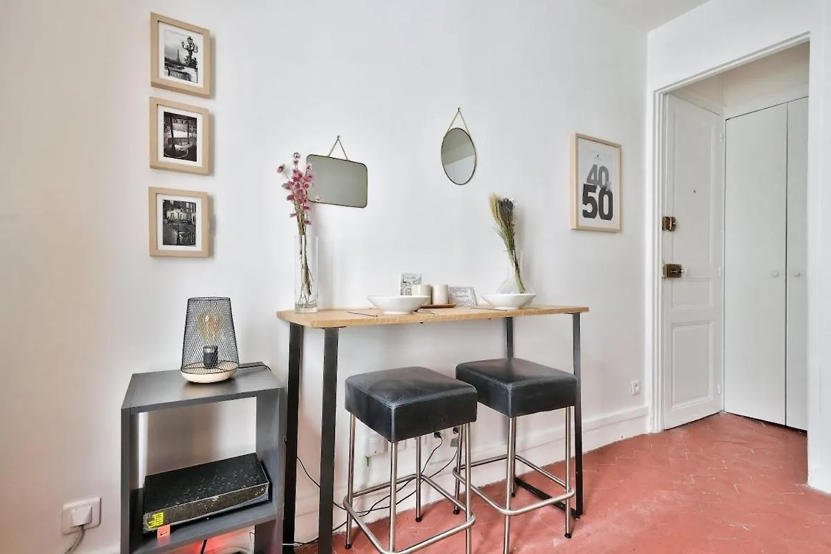 Lovely Studio Place De La Bastille Paris Frankreich